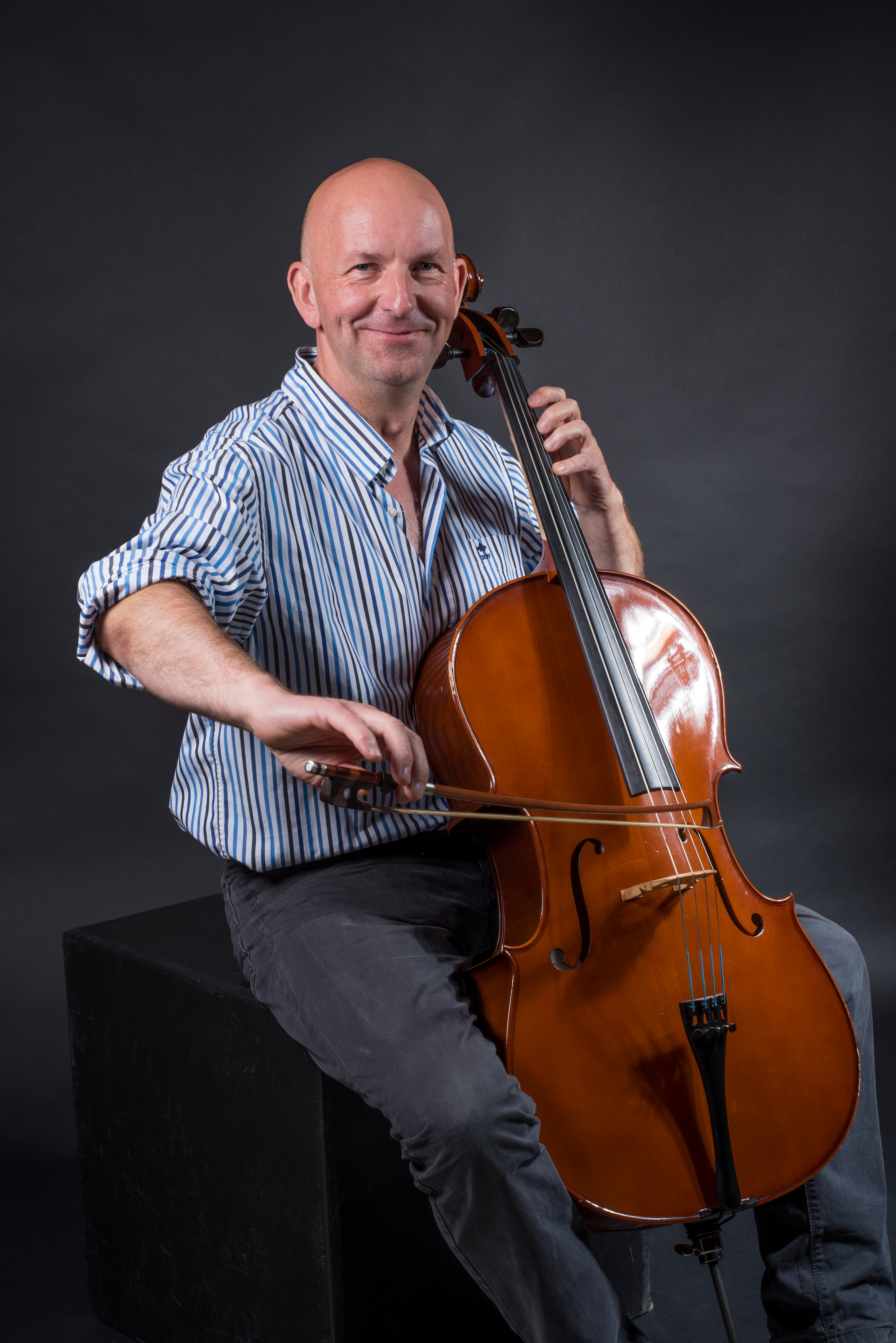 foto van Jan Bontinck, leerkracht cello aan de academie Londerzeel